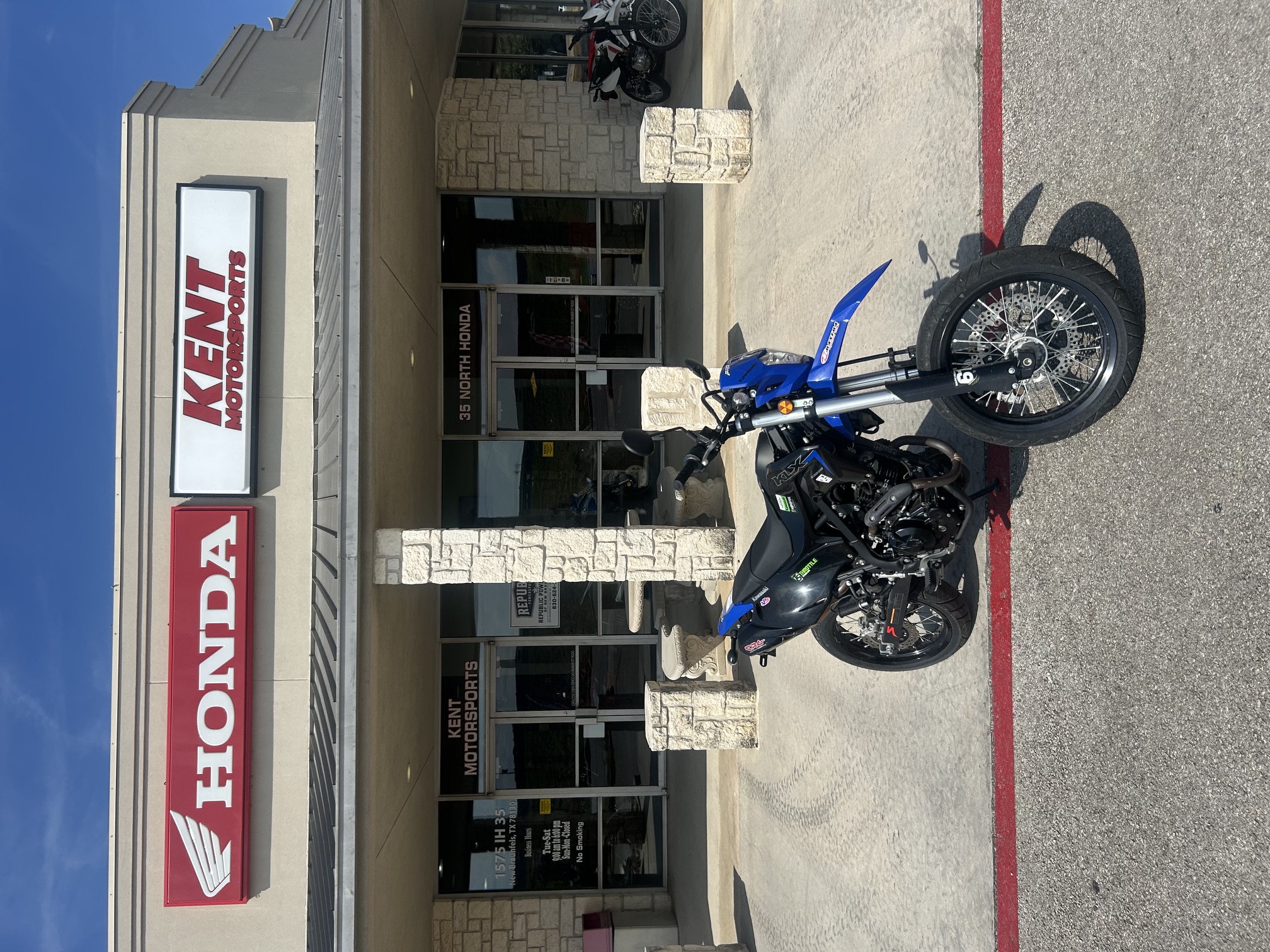 2023-Kawasaki-KLX-230-P01055