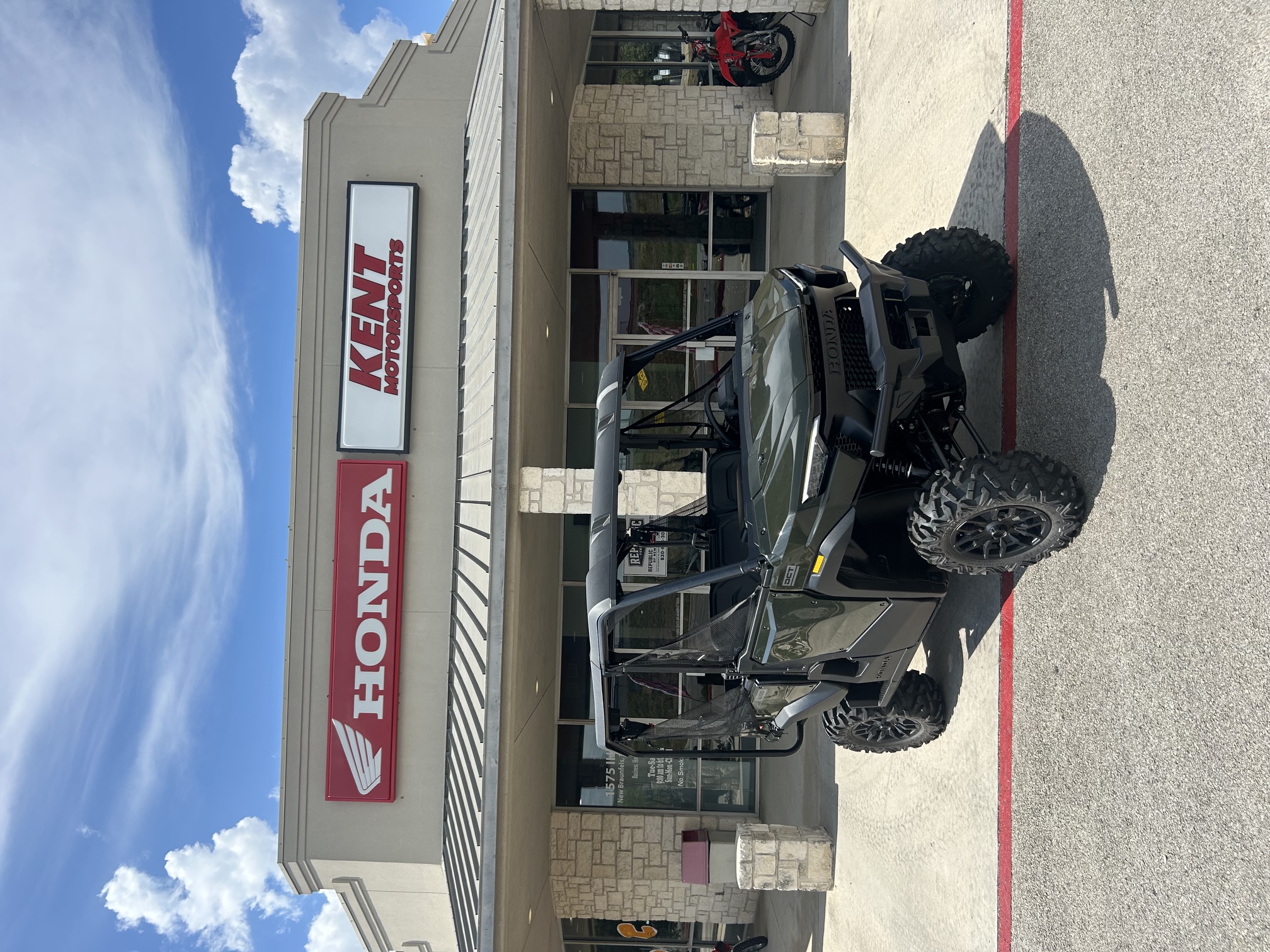 2026-HONDA-Pioneer-1000-5-Deluxe-Black-Forest-Green-003842 - Republic Powersports - Braunfels