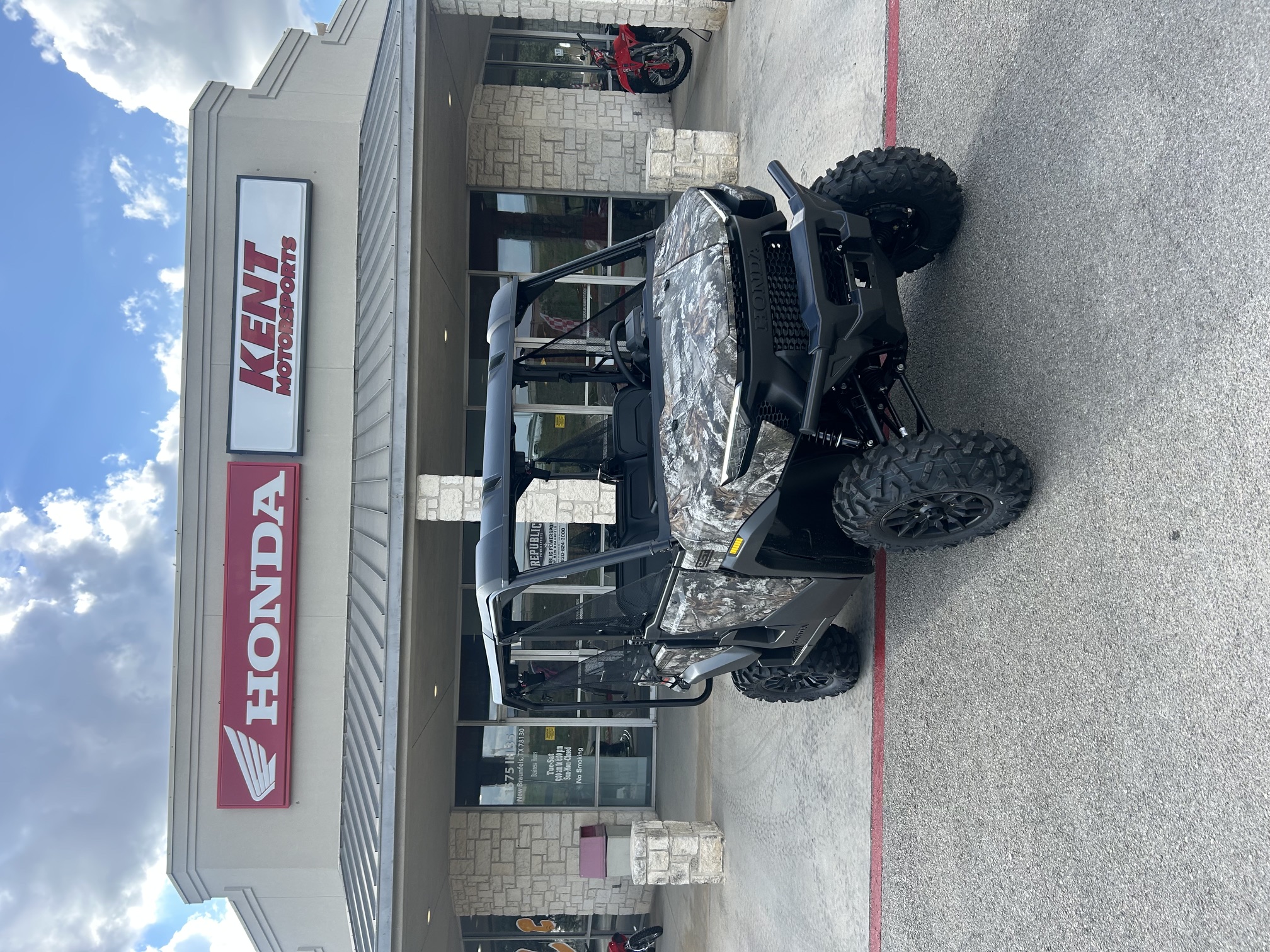 2026-Honda-Utv-Pioneer-1000-5-Deluxe-TrueTimber-Atera-Camo-000605 - Republic Powersports - Braunfels