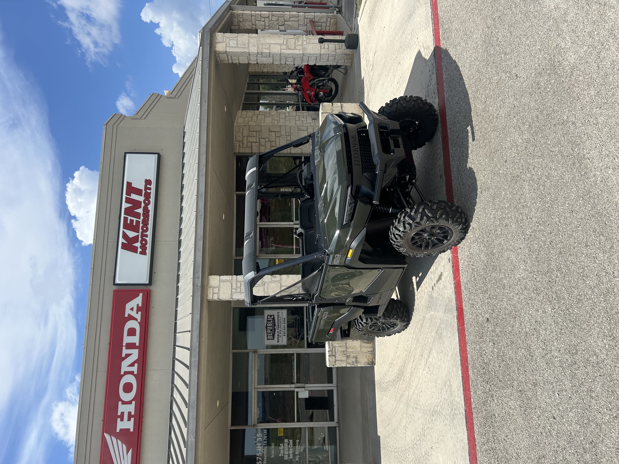 2026-Honda--Utv-Pioneer-1000-Deluxe-Black-Forest-Green-001790