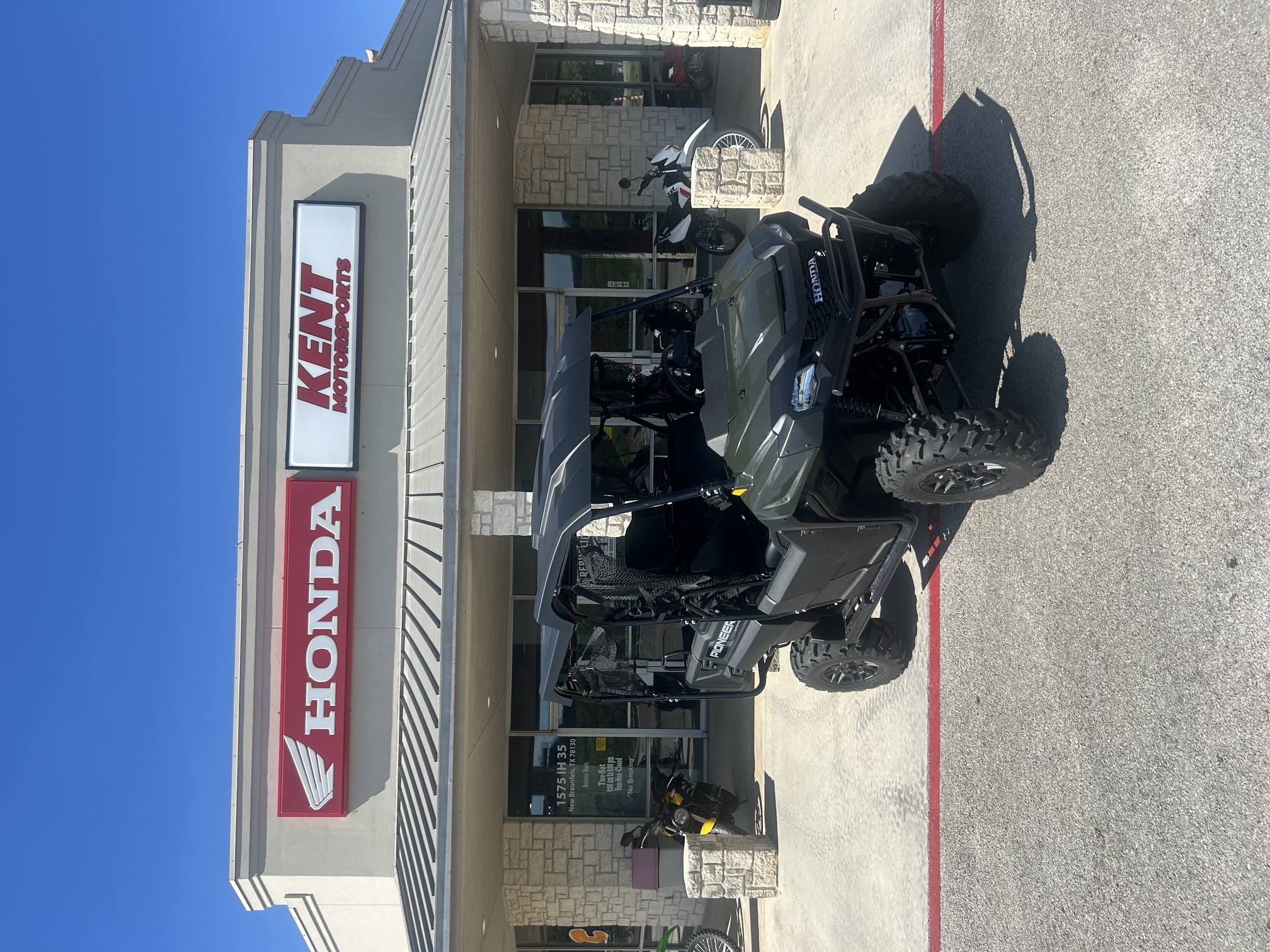 2026-Honda-Pioneer-700-4-Deluxe-Black-Forest-Green-102261
